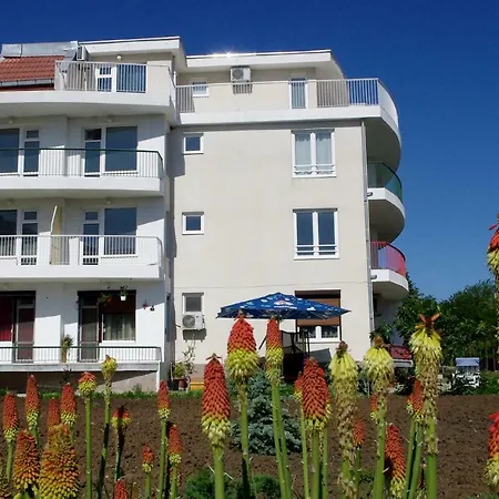 къща веси Vesea Apartman *