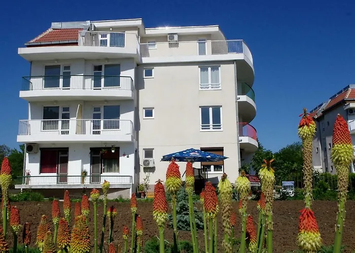 къща веси Vesea Apartman *